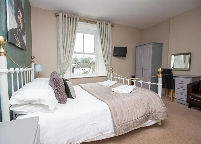 Lynwood Guest House (Adults Only)