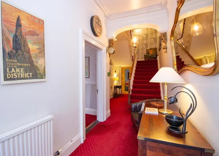 Lynwood Guest House (Adults Only)